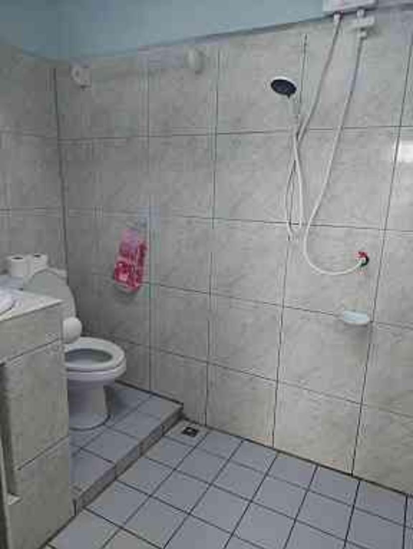 Pluemchai Guesthouse Pantai Jomtien Bagian luar foto