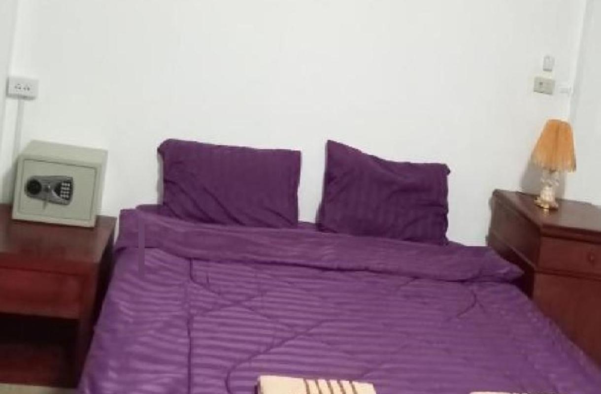 Pluemchai Guesthouse Pantai Jomtien Bagian luar foto