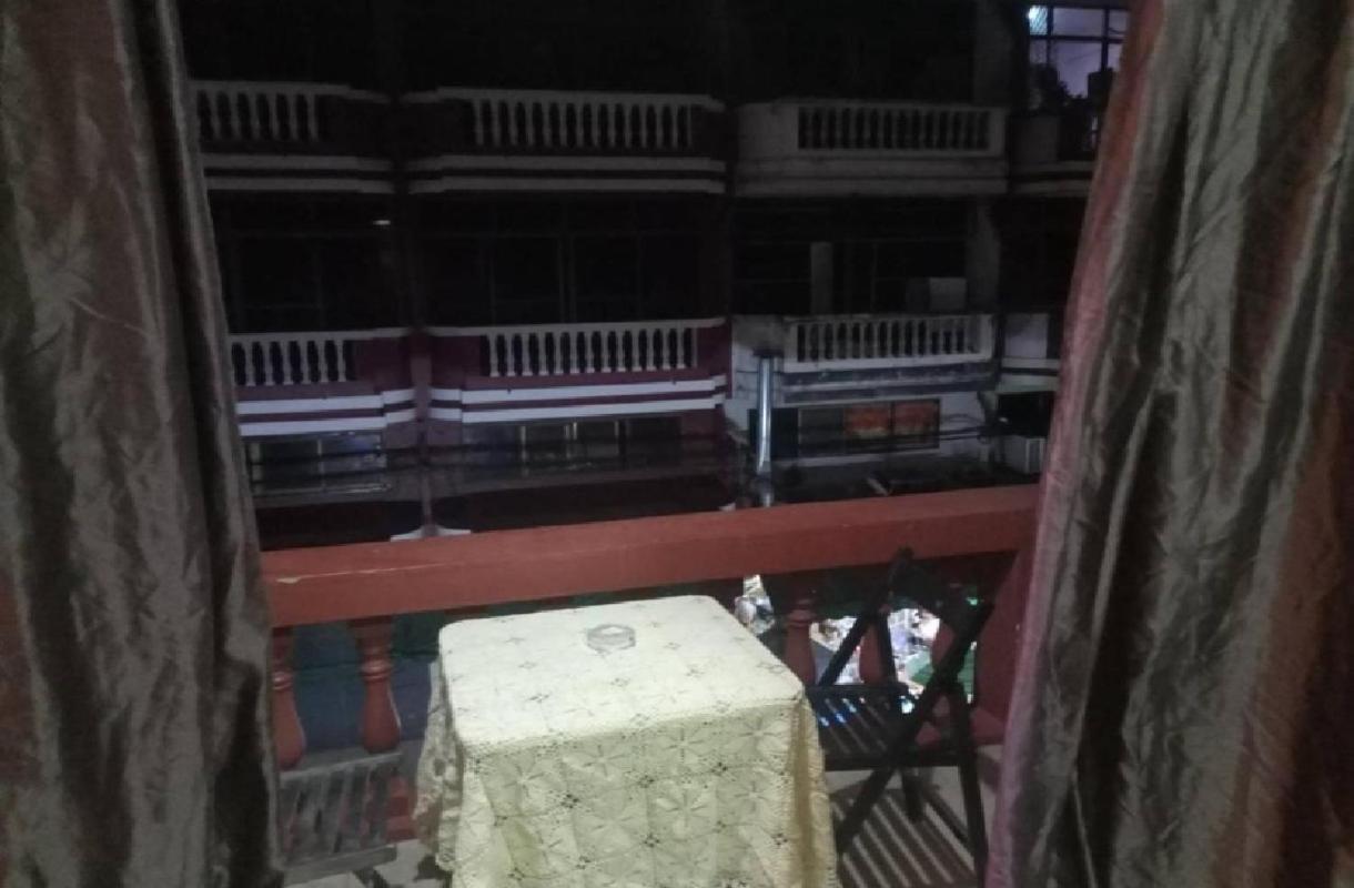 Pluemchai Guesthouse Pantai Jomtien Bagian luar foto