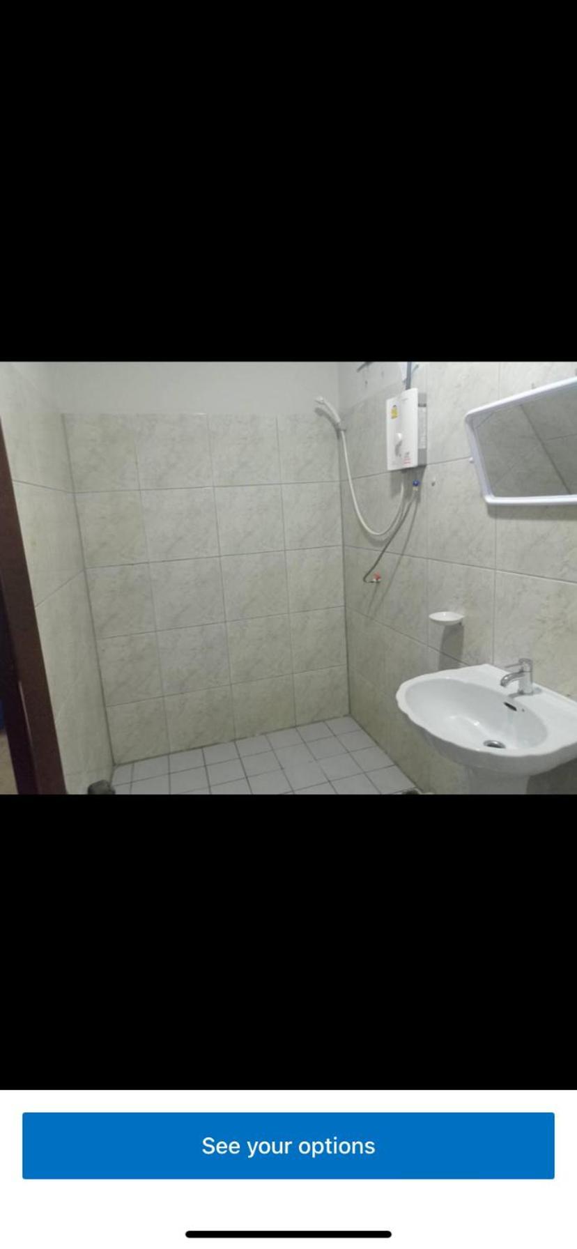Pluemchai Guesthouse Pantai Jomtien Bagian luar foto